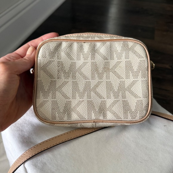 Michael Kors Crossbody Bag MK Signature Vanilla Chain Leather Camera Purse - Picture 11 of 11